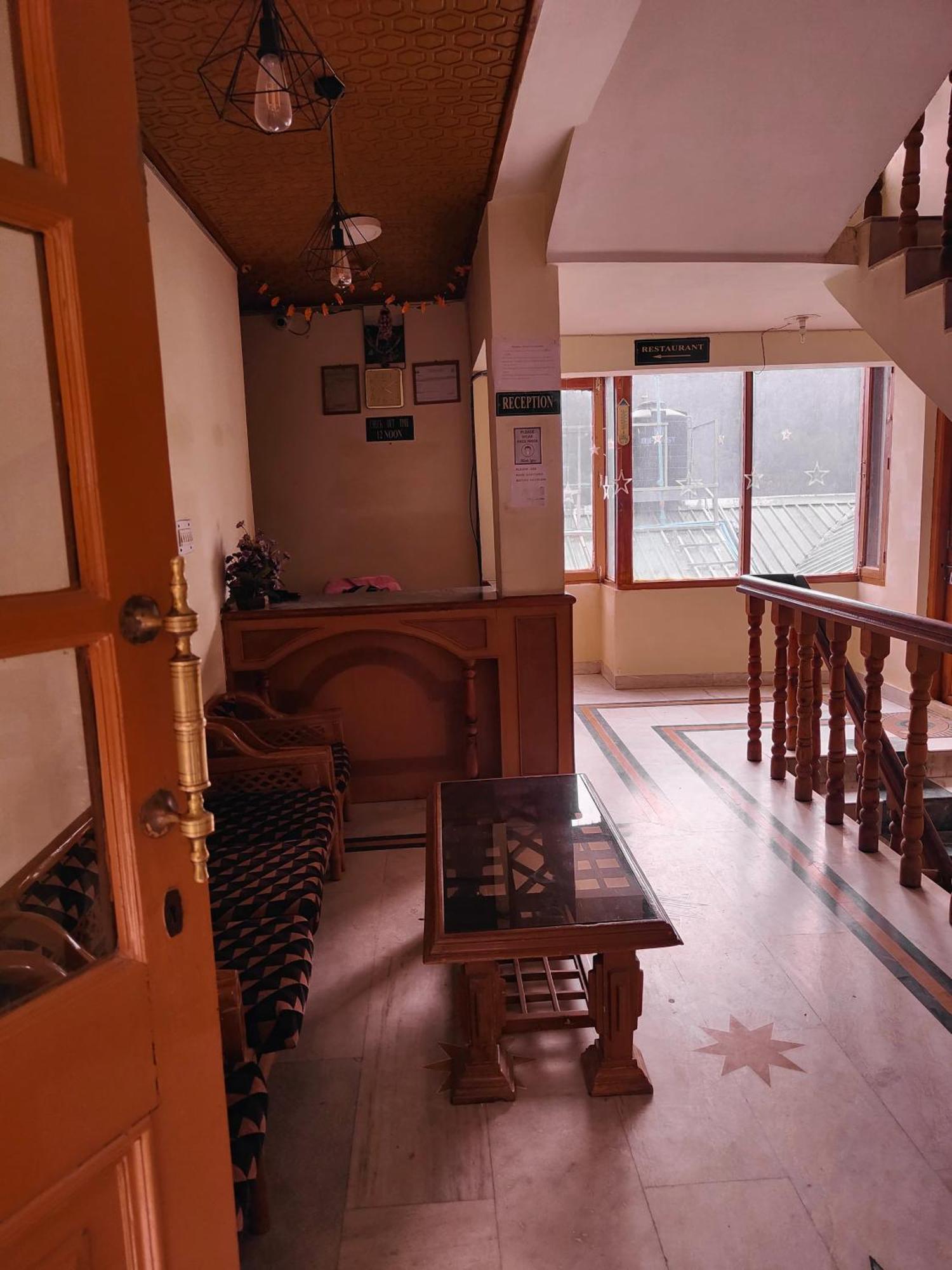 Hotel Arohi Vashist المظهر الخارجي الصورة